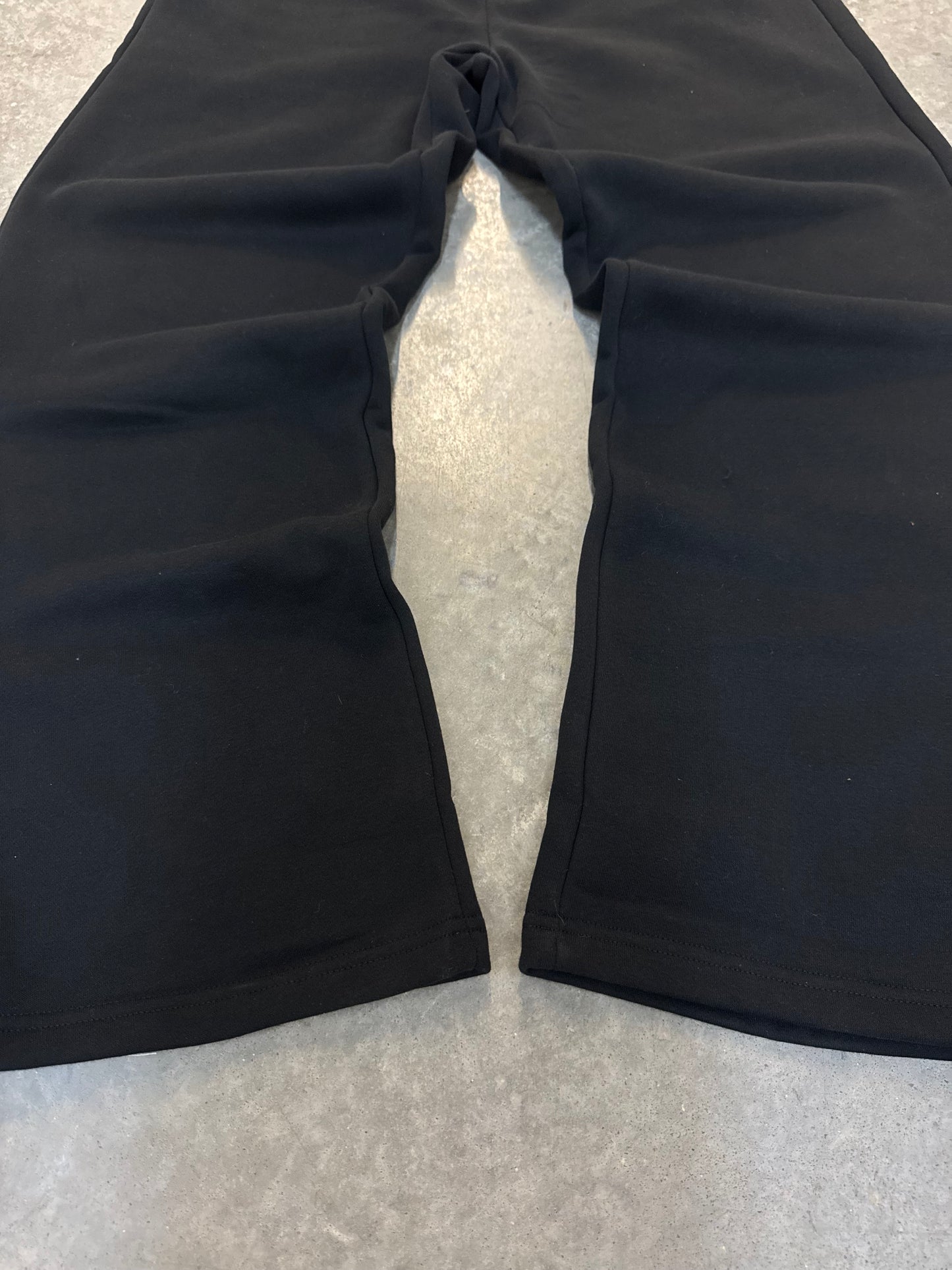 1/1 black cat double pocket sweats-M