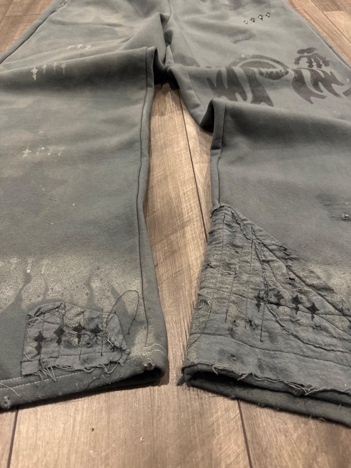 1/1 Concrete head tap Rhinestone sweats-XL